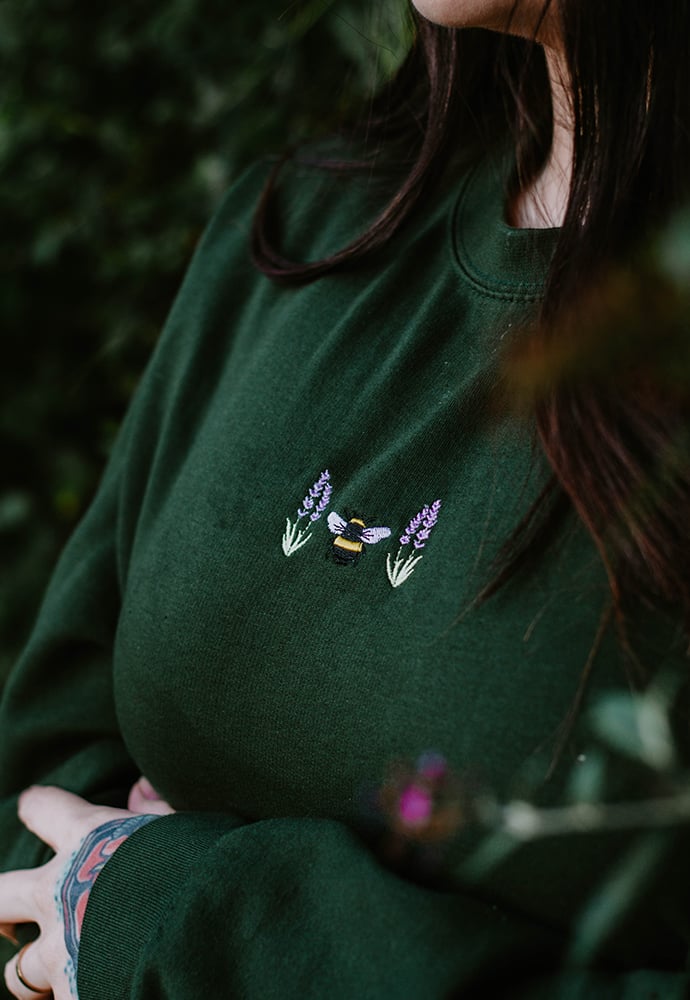 Lavender Bee Embroidered Sweatshirt ~ Forest Green